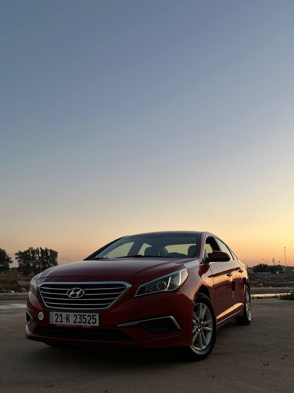 سوناتا 2017 وارد أمريكي للبيع — 🔥🚗
للبيع سوناتا 2017 وارد أمريكي، سيارة مرتبة ونظيفة وجاهزة، مناسبة جدًا للاستخدام اليومي، مريحة بالسياقة، وثباتها ممتاز على الطريق.
المواصفات: ✔️ مكينة وكير بحالة ممتازة
✔️ دواخل نظيفة وجديدة
✔️ مثبت سرعة
✔️ مانع انزلاق
✔️ الحادث أمريكي مكانه يم غطاء البانزين 
✔️ صورة الحادث مثبتة بالمنشور  
💰 السعر: 120 ورقة وبيه مجال بسيط
📞الاستفسار اتصال***********
