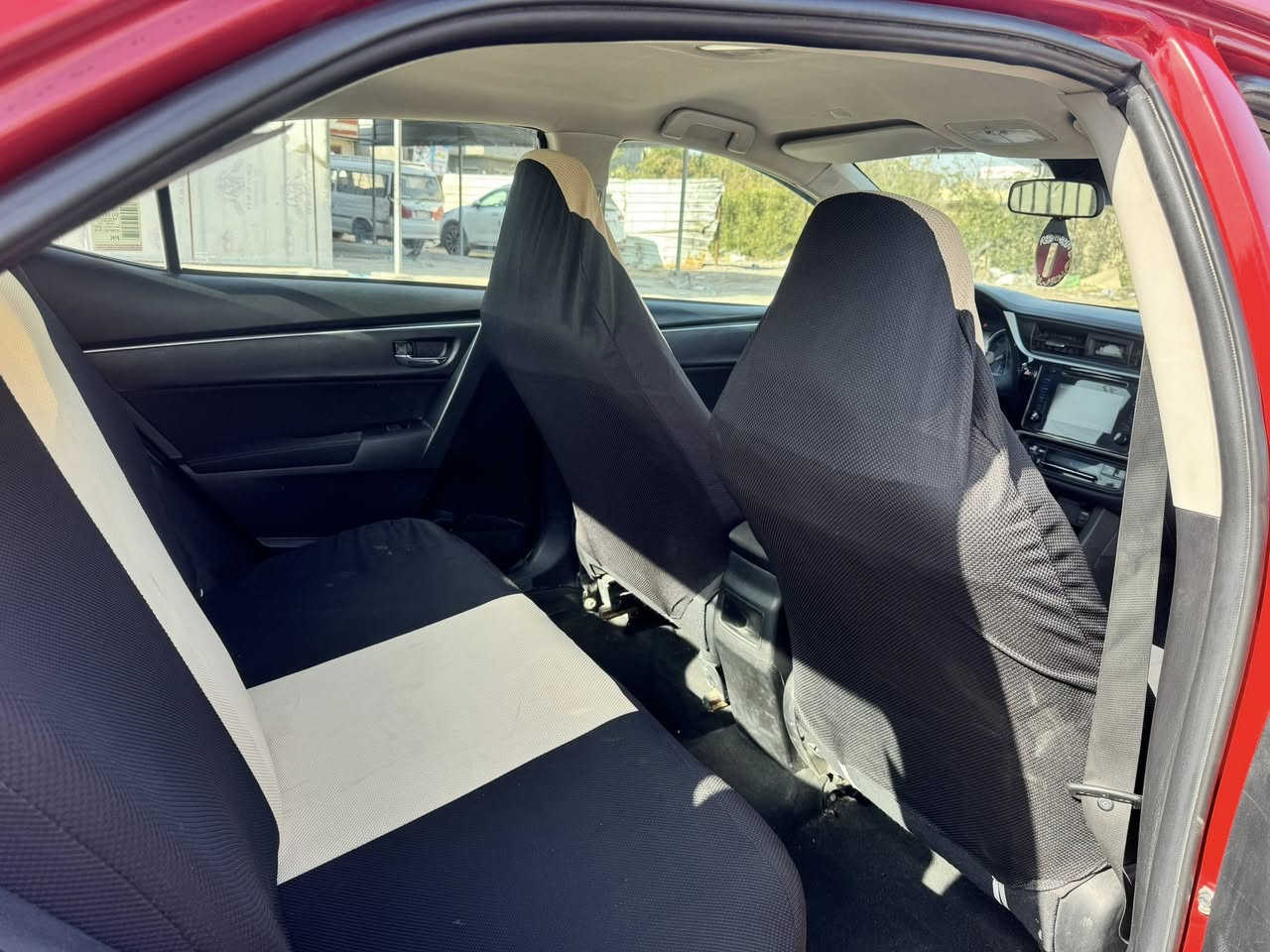 السلام عليكم كورلا 2019 للبيع السياره ضرره بمريكا جاملغ خلفي وبل عراق جاملغ امامي بدون دواخل السياره بيه قطع صبغ ابيع مصبوغ احزام السياره جاهزه ماناقصه شي رقم بغداد كير مكينه مكفولات حداديه جديده تخم تاير تبريد شغال السعر 118 وبيه مجال مكان السياره بغداد البياع رقم الهاتف ***********
