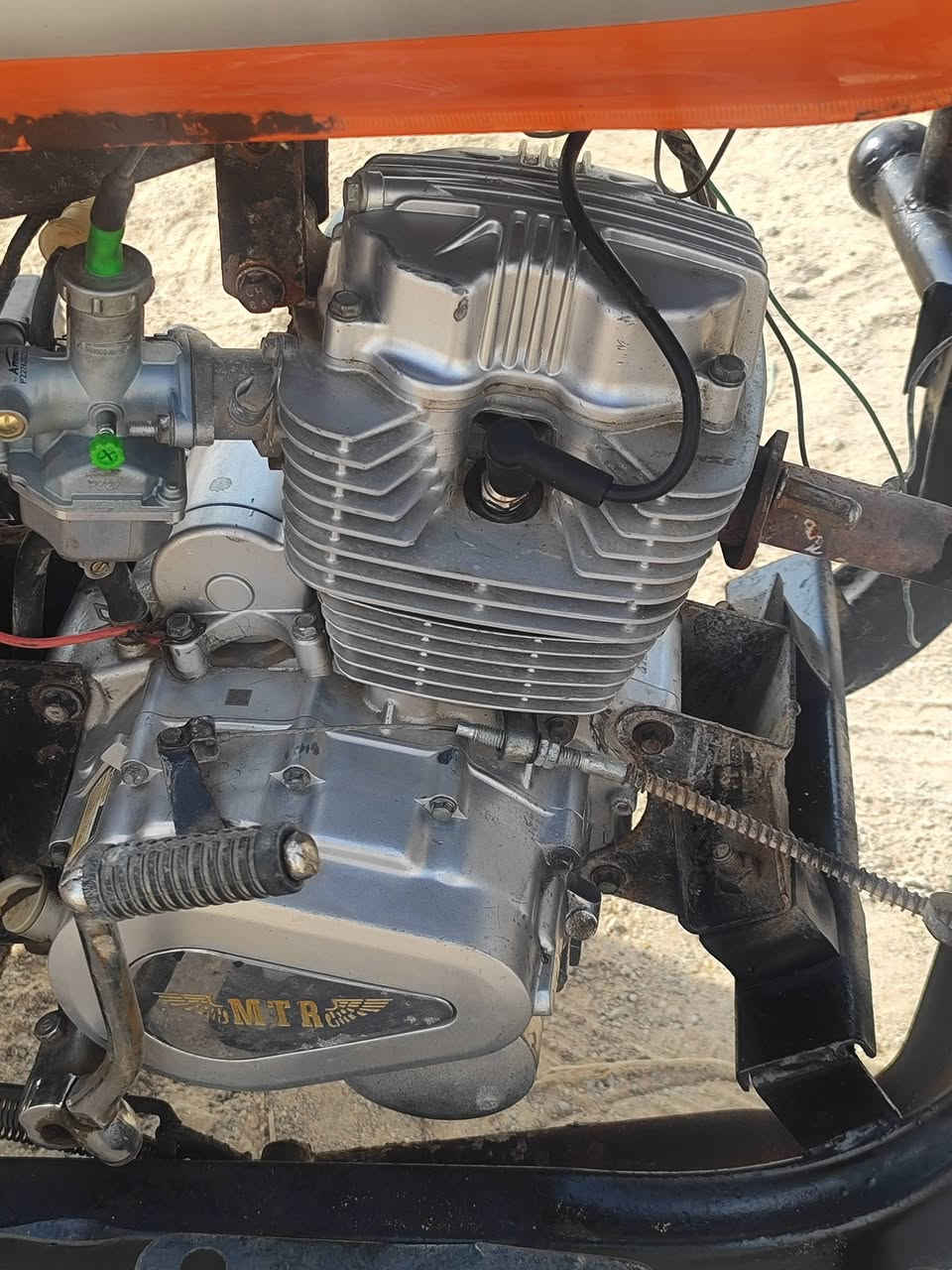 سلام عليكم ستوته للبيع MTR موديل 2016 اوراق اكسن لطش مكينه نضيفه شاصي نضيف بدي نضيف السعر 850 وبيها مجال حك جيه بلحقيقه احلا بهواي من صور رقم الهاتف ***********
