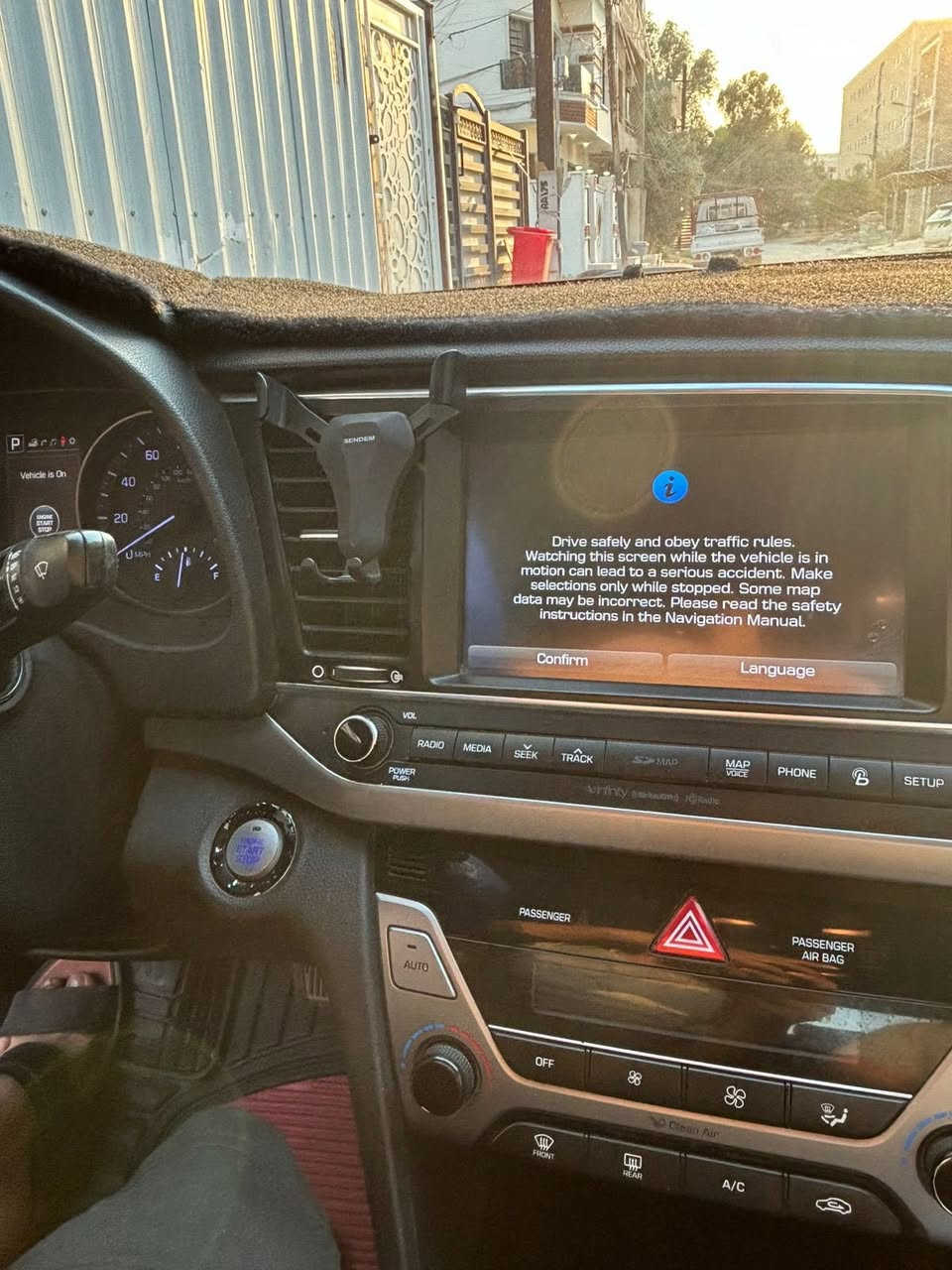 السلام عليكم والرحمة إلنترا موديل 17 أمريكي محرك 2000 دوش  فول مواصفات فتحة بصمه داخل جلد وتدفئة بصمه أبواب وهواي تفاصيل صورها  موجودة بالصورة محرك مبدل طابوكة سعرها 110 وبيها مجال 
مكاني العامرية  بأسمي 
***********
***********
