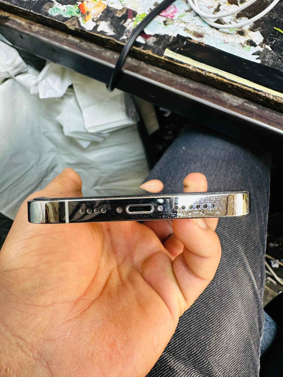 13 برو ماكس عربي شرق اوسط ماستر
ذاكرته 256 بطاريه 85 وتر بروف ما مفتوح 
مستعجل ع بيعه عنواني بغداد ‭

***********
