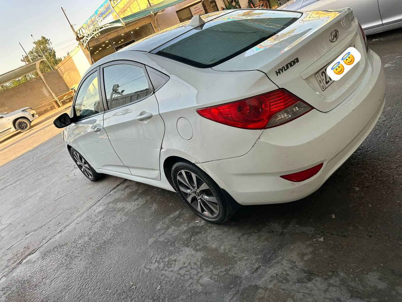 @السلام عليكم 
اكسنت 2013 خليجي مكينه 1600 دوش قطرتين المرغوبة / رقم ذي قار دولي انكليزي بأسمي تحويل مباشر / بيها صبغ قطعتين فقط بدون دواخل والباقي كفاله / سياره نضيفه واحلى من الصور / مكينه وكير وحداديه وتبريد ثلج ❄️ وتخم تاير كفاله / مكاني ديوانيه ام الخيل / السعر 83 وبيها مجال / 
***********
