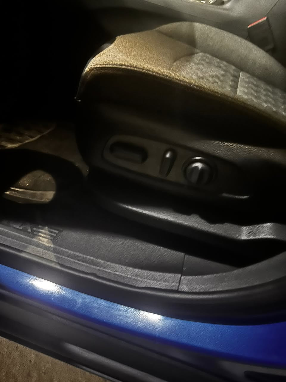 سلام عليكم
شوفر ايكونيكس موديل2024 عدادالكيلو مترات 6000فل مواصفات صندوق كهربائي شاشه ابل كاربلاي بصمه تشغيل كشن كهربائي حساس امامي خلفي كأمره دواره رادارات محيطه تحديد مسار توقف ذاتي عند الإشارات الضوئيه اي ستوب تحذير عند الاصطدام تشغيل عن بعد السياره جديده بمعنى الكلمه تبديل بنيد فقط باقي السياره وكاله السياره منفيست باسمي تترقم جميع المحافظات معرفه اكثر تفاصيل الاتصال على الرقم 
***********
وات ساب ***********
