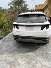 توكسان موديل ٢٤  رقم بغداد خليجي  سيارة ماشيه ٢٤٠٠٠ الف  مكفوله كفاله ...