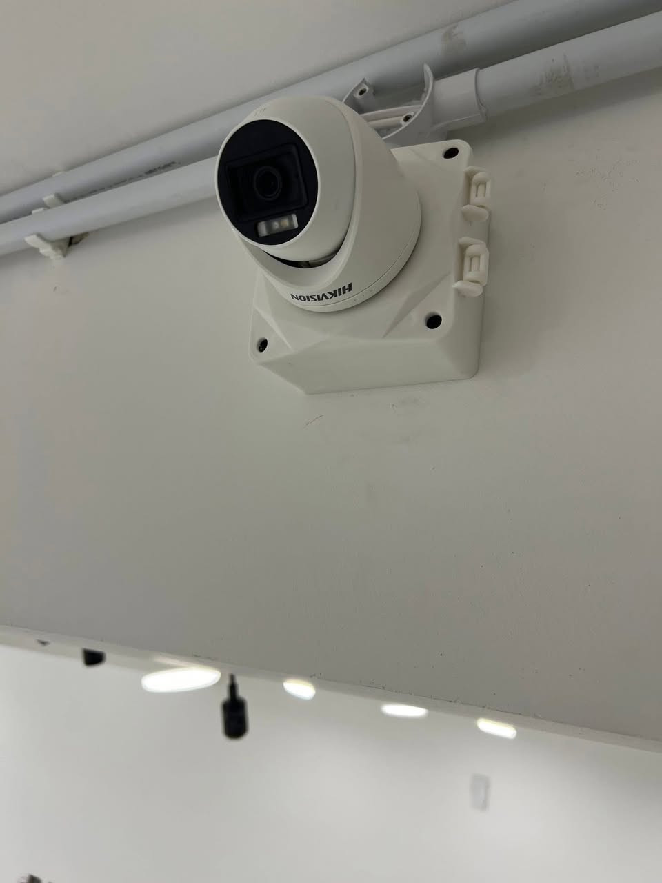 ✅المهني غدير الساعدي للكاميرات المراقبه تم تنصيب كاميرات المراقبة  نوع الكامرت هك فجن 5️⃣ ميكا
✅يتوفر لدينا جميع انواع كاميرات المراقبه وملحقاتها 
✅يتوفر كادر فني تنصيب وصيانه كافة كاميرات المراقبه
♦️حافظ على ممتلكاتك الخاصة 
♦️وشاهدها عبر العالم اين ما كنت على طريقة الP2P
⚠️علما العمل حسب طلب زبون
#رضى #الزبون #غايتنا
المهني غدير الساعدي للكاميرات 👨‍🔧👨‍🔧
#دع_العمل_يتكلم
يتوفر لدينا كافة الكاميرات الحديثه
✅ليلي ملون
✅UPS تشغيل 3 ساعات متواصله
✅تسليك واير نحاس اُصًلًيےّ مسلح 
✅تنفيذ وتجهيز مواقع 👍👍
✅ضمان سنة عمل ومواد👌👌
✅استشارات فنية👨‍🔧👨‍🔧
للاستفسار 📲***********
