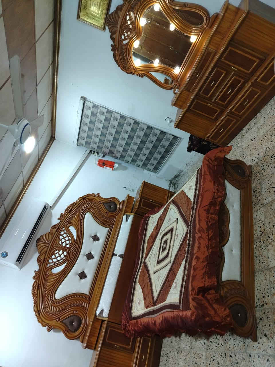 السلام عليكم
غرفه نوم جديده للبيع  السعر مليون و٣٠٠ وبيها مجال
التفاصيل:
غرفه جديده ونضيفه مابيها اي قشط خشب صاج وحيل حيل نضيفه 
للتواصل على الرقم {***********}
