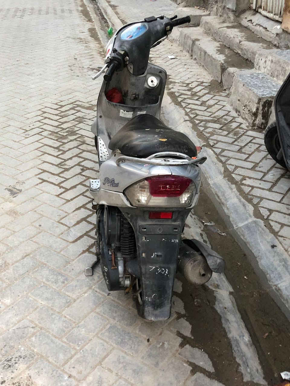 ماكس منغولي للبيع  رمبة مكينة بلادي كلها بلادية
مثل ماموضح بل صور ملحة بلادية 

ويالة ابو نجمة  

لايت زينون 

كلها شغالة  مابيها اي نقص السعر 700

العنوان  بغداد مدينة الصدر 

***********
