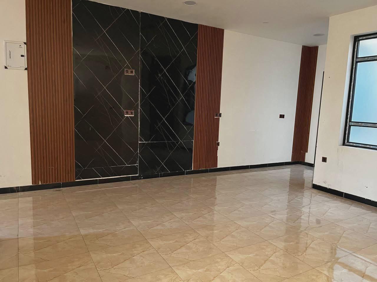 🏠 شقق للايجار - بناء حديث (ديلوكس)
​تبحث عن مسكن يجمع بين الحداثة والخصوصية؟ متوفر لدينا شقتان منفصلتان بتشطيبات راقية، مصممة خصيصاً لتناسب العوائل الصغيرة.
العنوان
بغداد الغزاليه الكقائات الثانيه حي الجمعيه
​✨ مواصفات مميزة وبناء حديث.
​للاستفسار والتفاصيل، يرجى التواصل معنا عبر واتساب:
📲 ***********
📲 ***********
