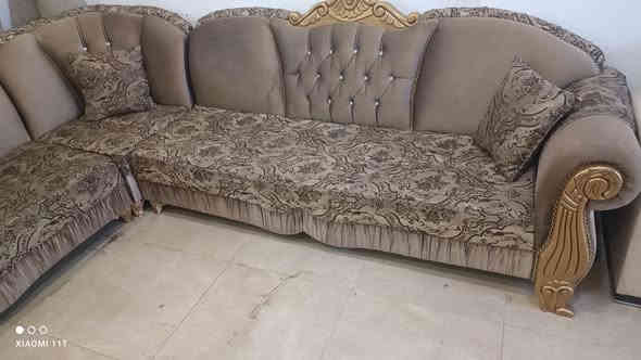 للبيع طقم ملكي متل الجديد ١٢ نفر ب٣٩٠ الف للتواصل ***********
