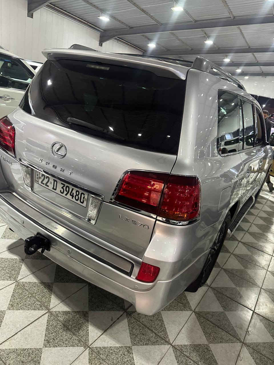 السلام عليكم
لكزز 2011
رقم اربيل الجديد
كفاله عامه 
ماعدا بارد بالباب الخلفي 
مكينه كير تبريد كله كفاله
حداديه تخم تاير كله جديد
العنوان البصره
الهاتف
***********
