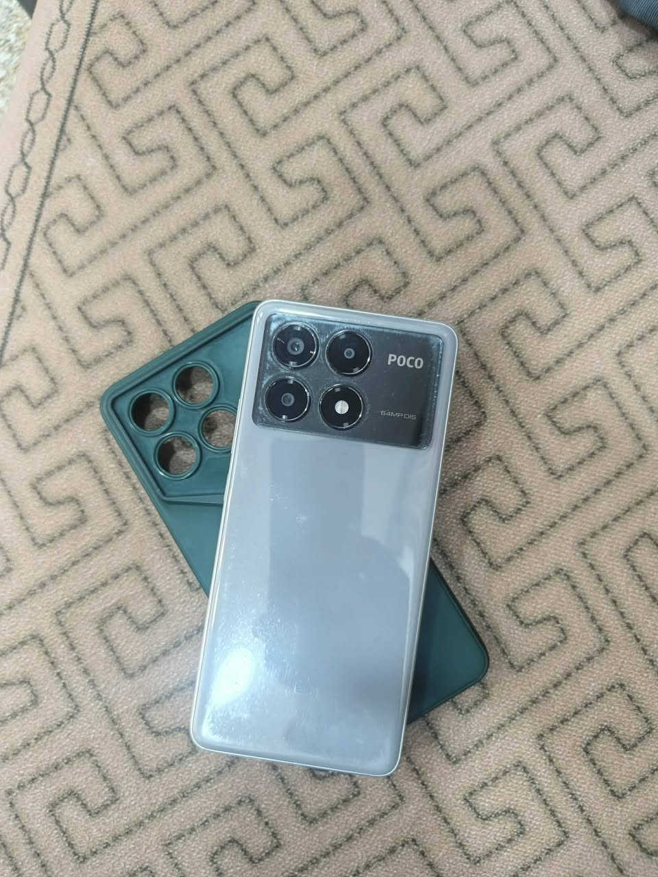 سلام عليكم
بوكو x6برو5G
ذاكره 512 رام16
120فريم
بدون ملحقات نضيف
للاستفسار ***********
