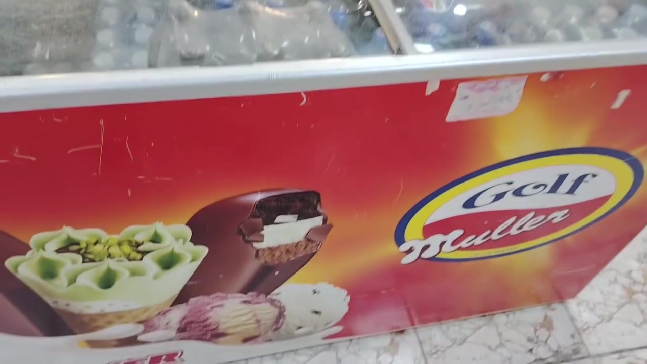 السلام عليكم مجمده عدد ٢ للبيع مكاني محموديه السعر وحده ب ٣٠٠ وبيها مجال والثانيه ب ٢٠٠ وبيها مجال تلفوني *********** والكورك ***********
