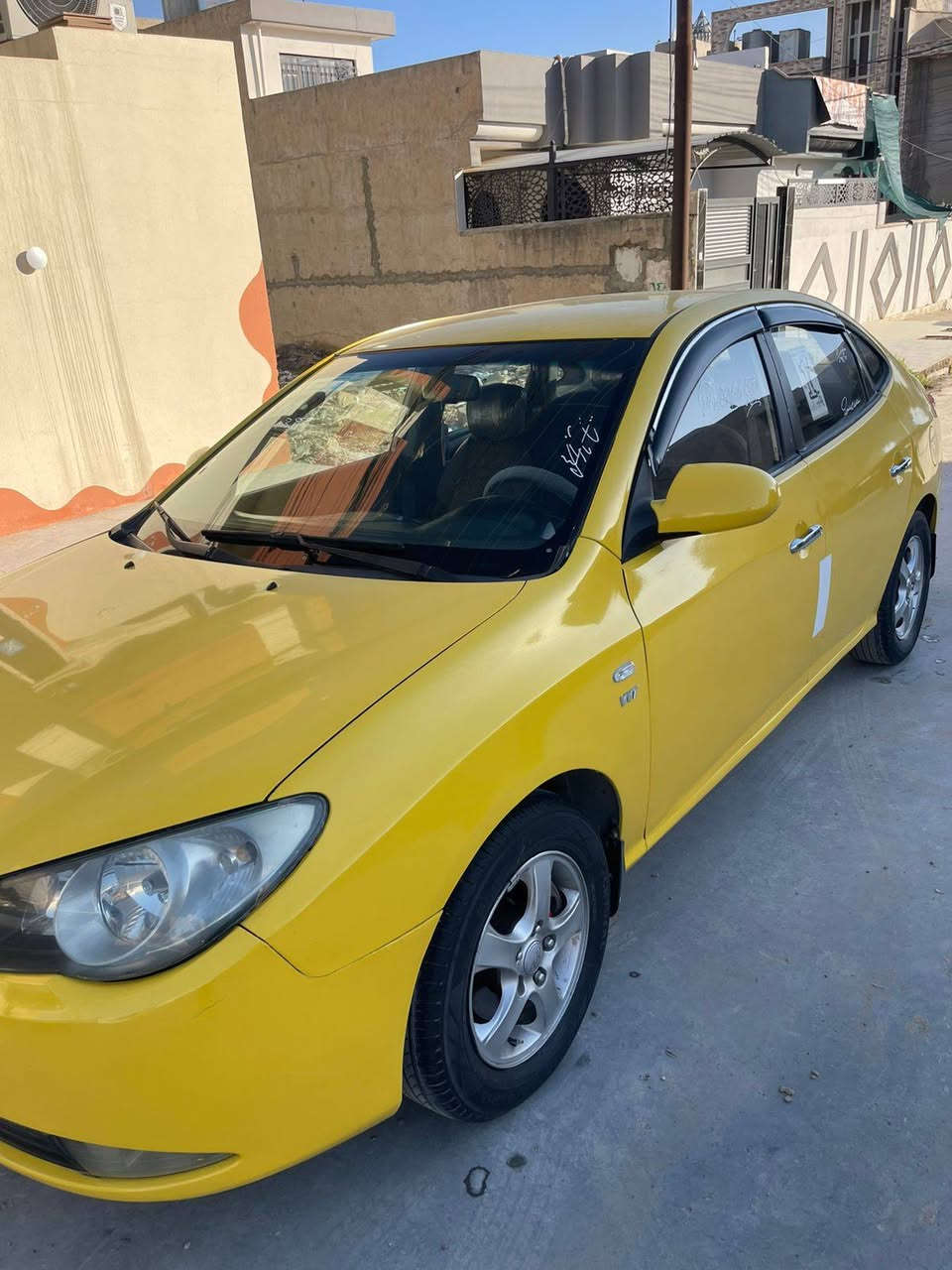 للبيع افانتي 2008
ضررها بالدائر مال التكمة الجام كد شبر هذا ضررها الداخلي 
معجون مال تكسي ومال صبغ خفيف
سعرها 97 وبيها مجال بسيط شرط التحويل السيارة بسمي
حداديه جديدة مكينة وكير نضيف 
طخم تاير جديد باتري جديد
مكاني مشيرفة الثانية 
***********

