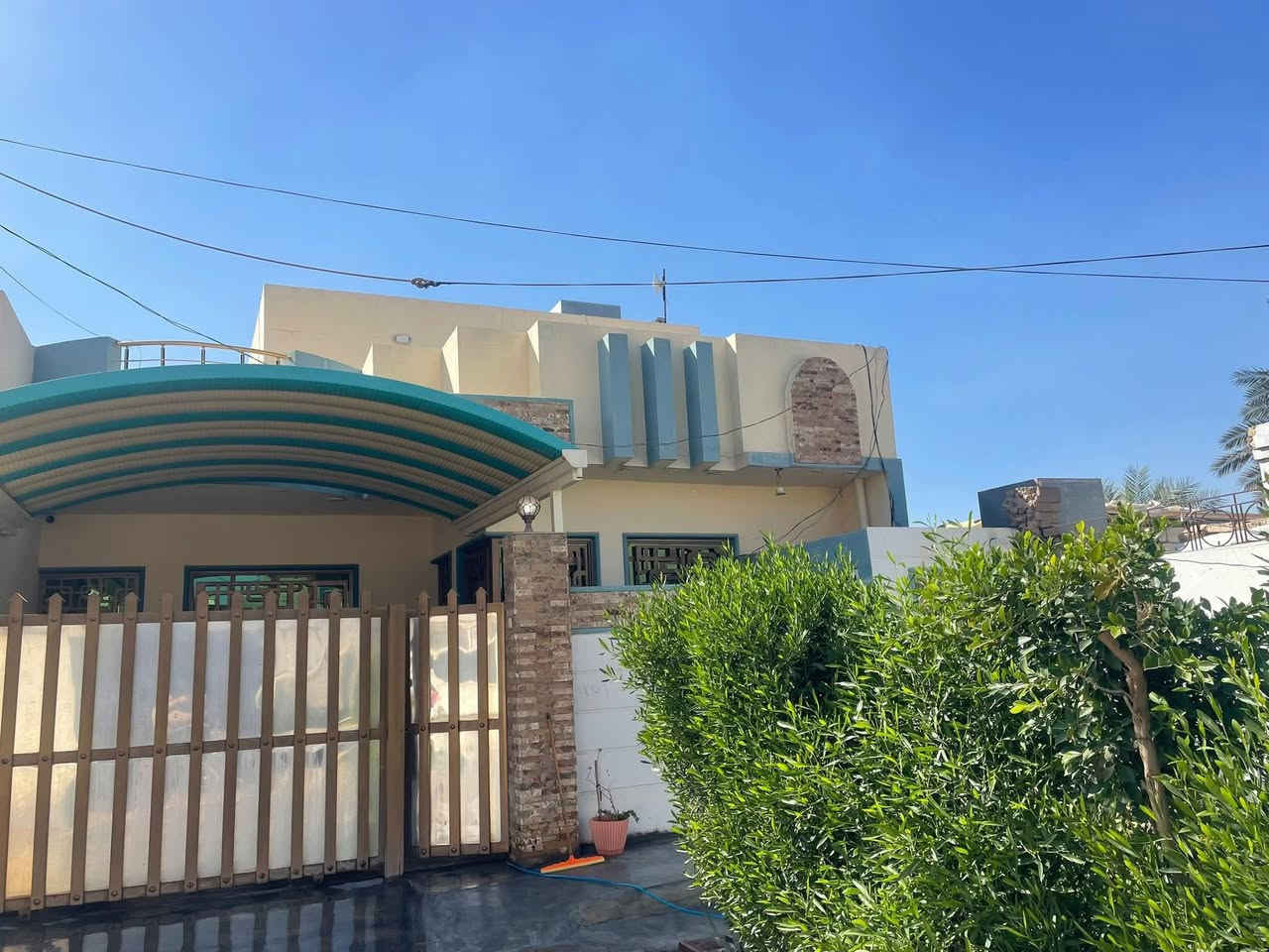 بسبب الوعود الكاذبة نعيد النشر..

بيت للبيع 
مساحة 150 م واجهة 10 نزال 15
صالة استقبال 
غرفتين نوم 
صحيات داخلية وخارجية 
مطبخ سيراميك حار وبارد 
البيت بناء حديث 

السعر 72 مليون 
*********** باقي التفاصيل
