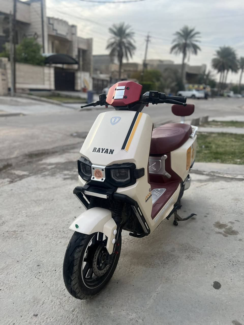 السلام عليكم للبيع ريان وحش كون VIP دراجه جديدة استعمال شي قليل جدا دراجه شخط واحد ما بيها كامله 6 باتري مصطرةملف 2000 دراجه غنيه عن تعريف مكاني بغداد شراي ***********
