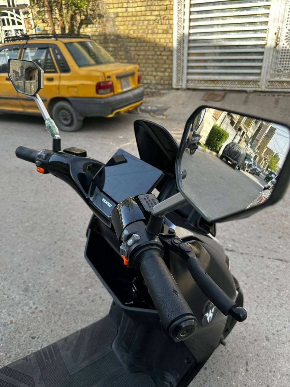 السلام عليكم دراجه شحن للبيع 
بطاريه ليثيوم 50 امبير 
السعر مليون او 200
العنوان بغداد الدوره 
***********
