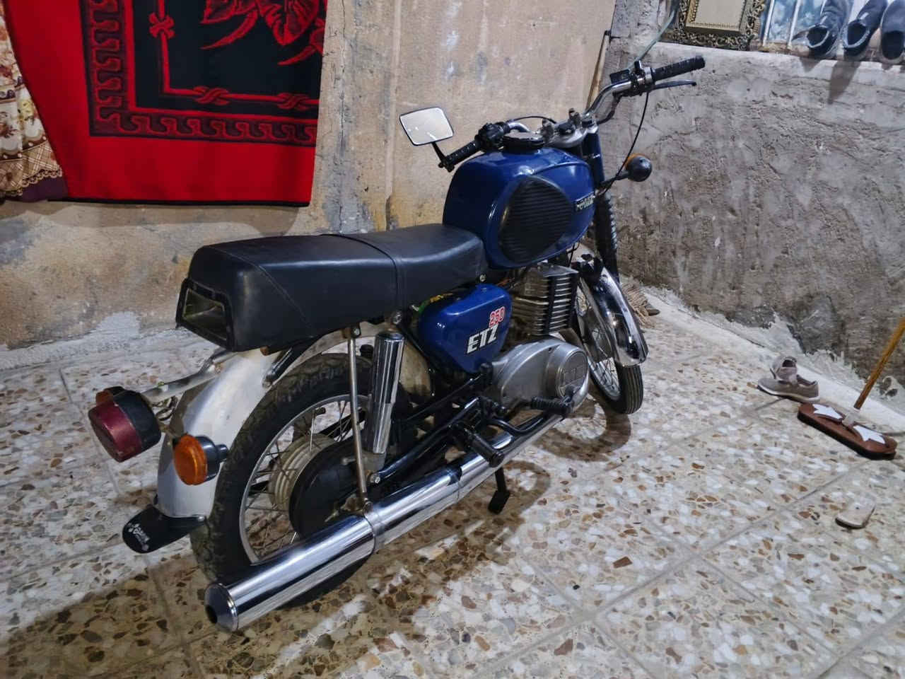 سلام عليكم دراجة MZ موديل 81 مواصفاتهة لحيم بس بل خشم و كصة 3 بدون اوراق سعر 850 الف المكان بغداد الحسينية الراشدية مسقط الشراي يتصل عل رقم ***********
