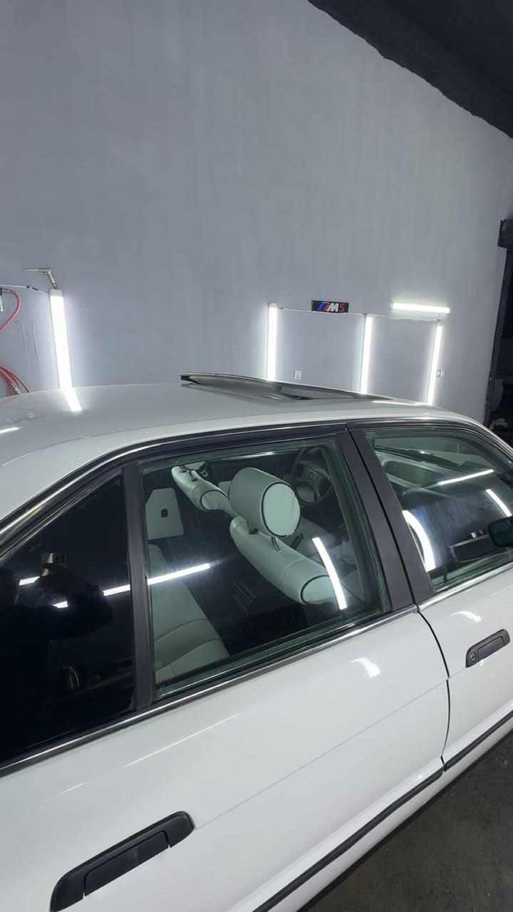 سلام عليكم بي ايم موديل 1993حجم 520 كبس كير مكينه شرات رقم سنويه جديد كابون بنزين سياره وضع شريكه بدون دعم بدون صبغ  سياره موجود في محافظه دهوك تحويل وكاله شرات سعر 73 بيه مجال ***********
