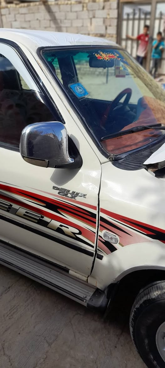 السلام عليكم اخوان دير البيع 2010السيارة جاهزة وما عايزة ربع كير مكينة حدادية كلة جديد تخم تاير اشاير كهربائيات كلة شغال وجاهزة خابر وبيك خير ودلل السيارة مصبوغة حزام ***********
