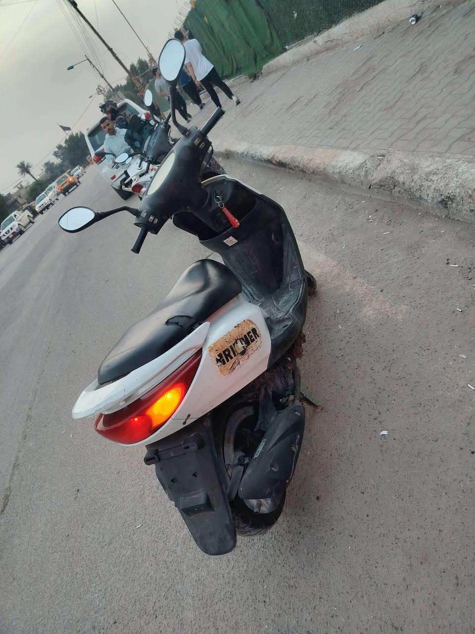 السلام عليكم
بريز كابريتر مكفوله كفاله عام من محرك كفرات مختمه رقم شاصي  أوراق كامله وماخذها من معرض شرط تجي تفحص
بيها ملاحضه وحده الكفر الأمامي جاي اغير الايت الأصفر إلى زنون من رجعت الكفرات طكن قاعدتين مال براغي وصارت بيها شويه رجفه بل كفر من تمشي من تعبر ال 40 تروح سعرها 650 وبيها مجال ماخذها ب 850
عنوان: غزاليه
رقم الهاتف : *********** 📞
