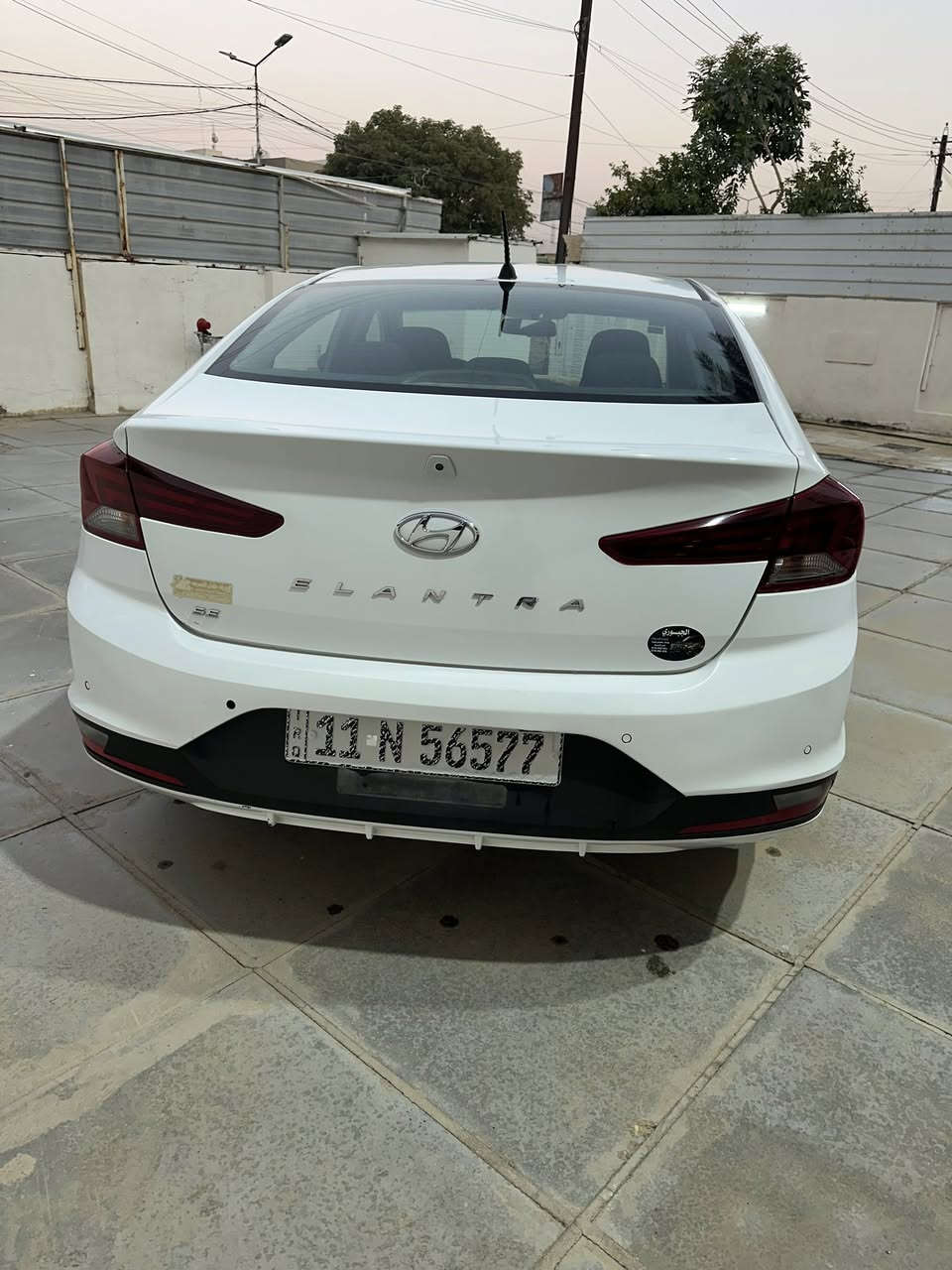 السلام عليكم 
للبيع الانترا 2019 وارد كندي مكفولة دواخل وشاصي 
حادث خفيف جداً موضح بالصور 
سونار موجود 
محرك 2000 دوش مكفول 
كير AT مكفول 
كشنات أمامية تدفئة 
تخم تاير 16 وويل  قبل أسبوع شدتيتهن 
السيارة خير من الله مناقصها شي 
رقم بغداد الدولي بسمي 
هزة جديدة 

مكاني بغداد الغزالية 
السعر 138

للأستفسار الاتصال ***********
