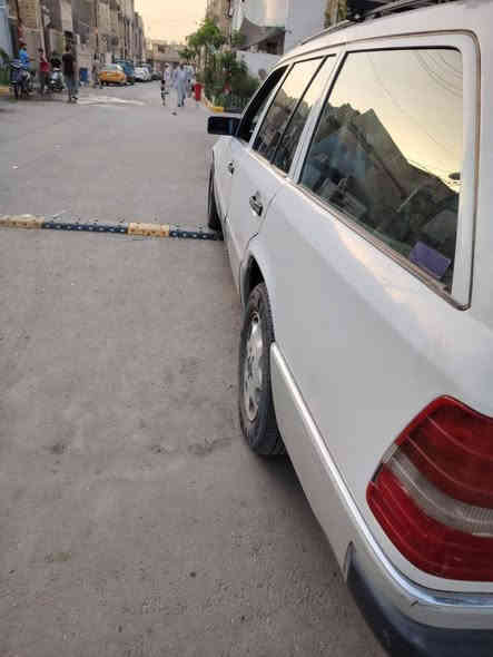 السلام عليكم
مرسيديس دب  300 محور ستيشن 
موديل1992 مصبوغه عام سياره مرتبه 
سعر ٥٧ بي مجال 
***********
