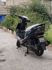 ماكس موديل 2005 تخبل ختم واحد مكينه مامفتوحه وخرسه سعره 400وبيه مجال ب...