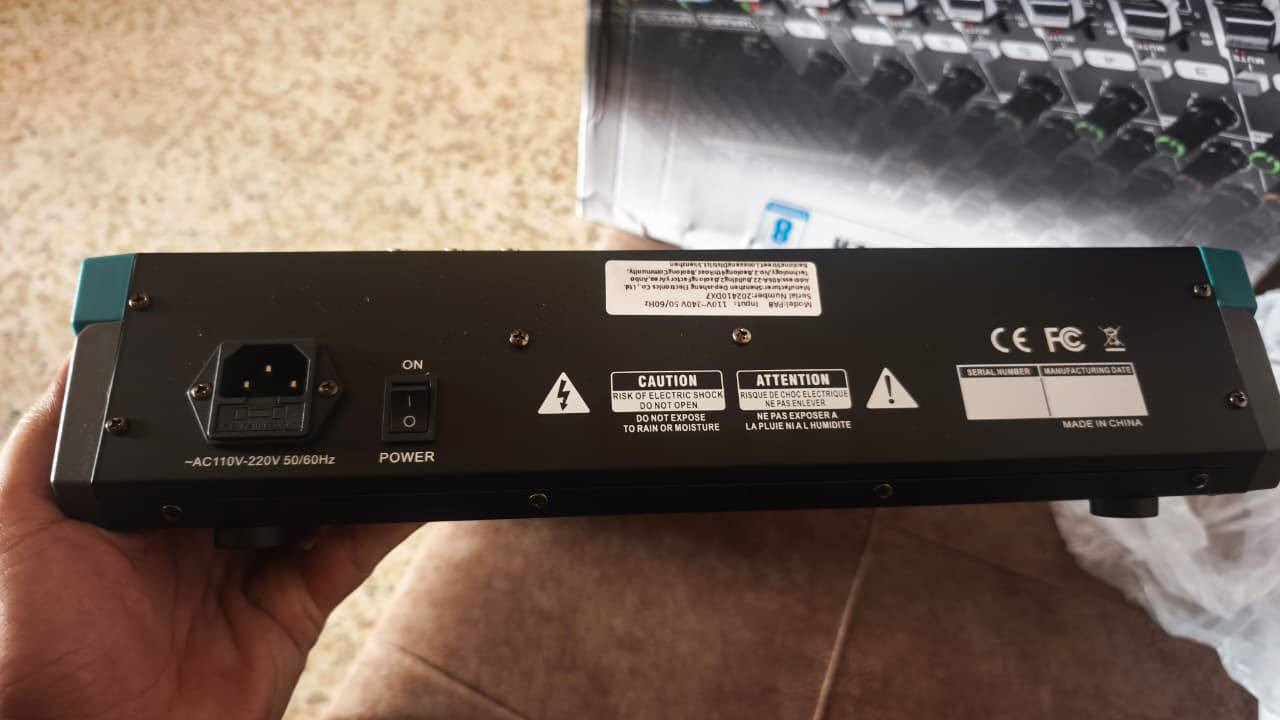 سلام عليكم 
جهاز مكسر للبيع ممستخدم جديد بالكارتون 
اليخدمه يتفضل خاص


**إذا كنت صاحب هذا الإعلان وتريد حذفه لأي سبب، رجاءا أرسل رسالة إلى الدعم الفني**