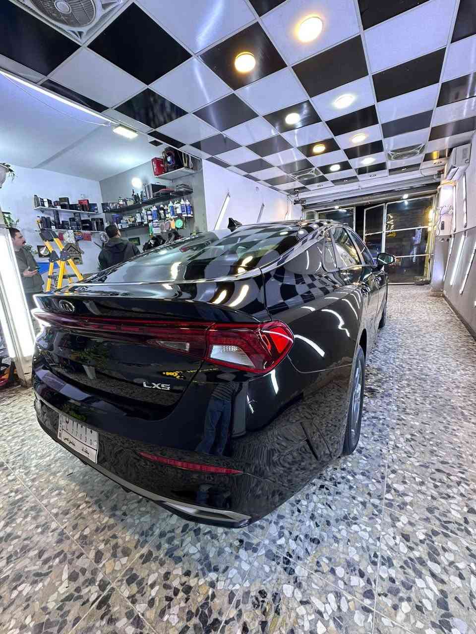 السلام عليكم ورحمة الله وبركاته..
K5 /2021 حره ماشيه 80
جاملغ وباب وبيها الدوسه مصلحه كما مؤشر في الصوره 

مكانها /كربلاء 
السعر النهائي /١٣٥ واعرف ماكو انسب منها 
رقم الهاتف/***********
