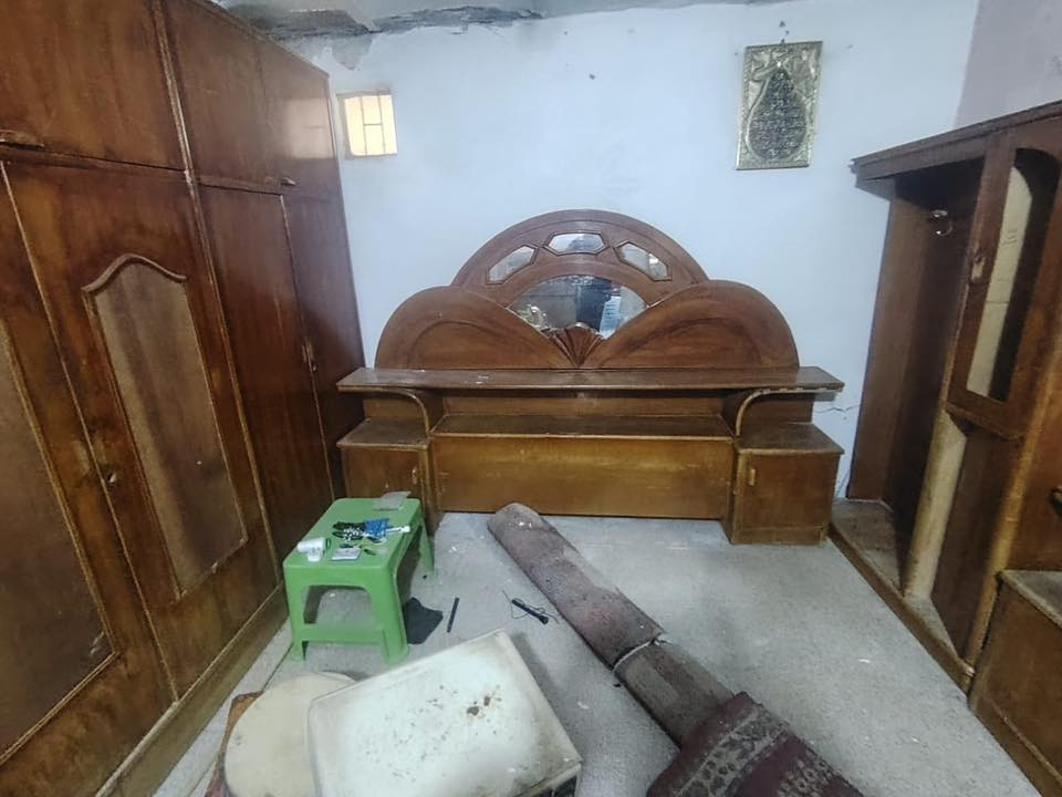 السلام عليكم غرفه تزكام للبيع 
مع جربايه و زاويه مثلث ما مصورهن للبيع 
***********
