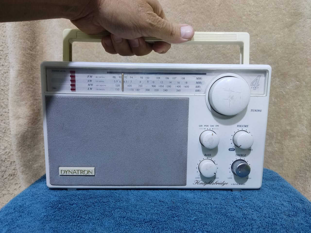 تابع الفديو رجاء
شرط الشغل باتري كهرباء
اربع موجات am fm sw lw
٥٠ الف مع التوصيل


**إذا كنت صاحب هذا الإعلان وتريد حذفه لأي سبب، رجاءا أرسل رسالة إلى الدعم الفني**