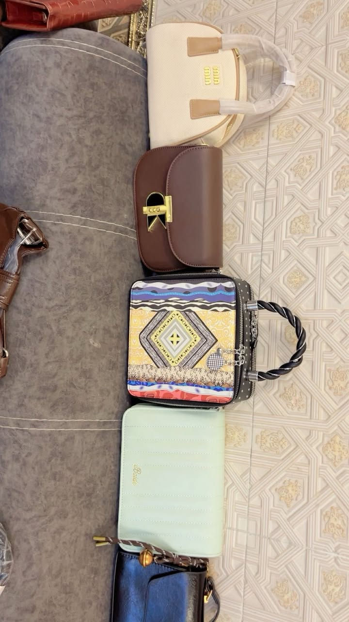 حقائب نسائي الماني جديد غير مستخدم السعر ١٠٠٠٠


**إذا كنت صاحب هذا الإعلان وتريد حذفه لأي سبب، رجاءا أرسل رسالة إلى الدعم الفني**