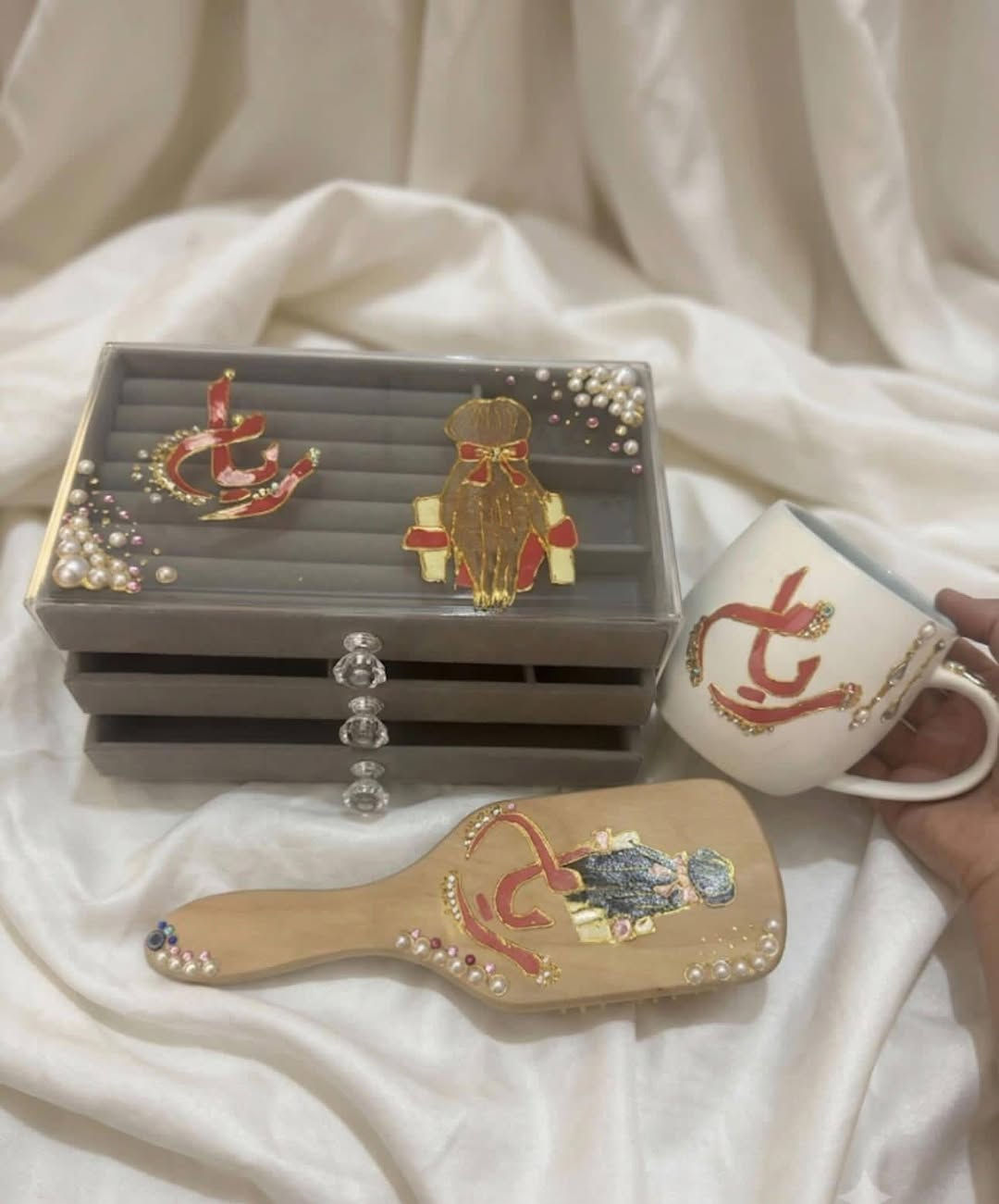مستعدين لتجهيز جميع التصاميم حسب الطلب 🥰
اعمال يدويه العنوان ديالى بلدروز ويوجد توصيل جميع محافظات العراق ❤️لمسه شامه)


**إذا كنت صاحب هذا الإعلان وتريد حذفه لأي سبب، رجاءا أرسل رسالة إلى الدعم الفني**