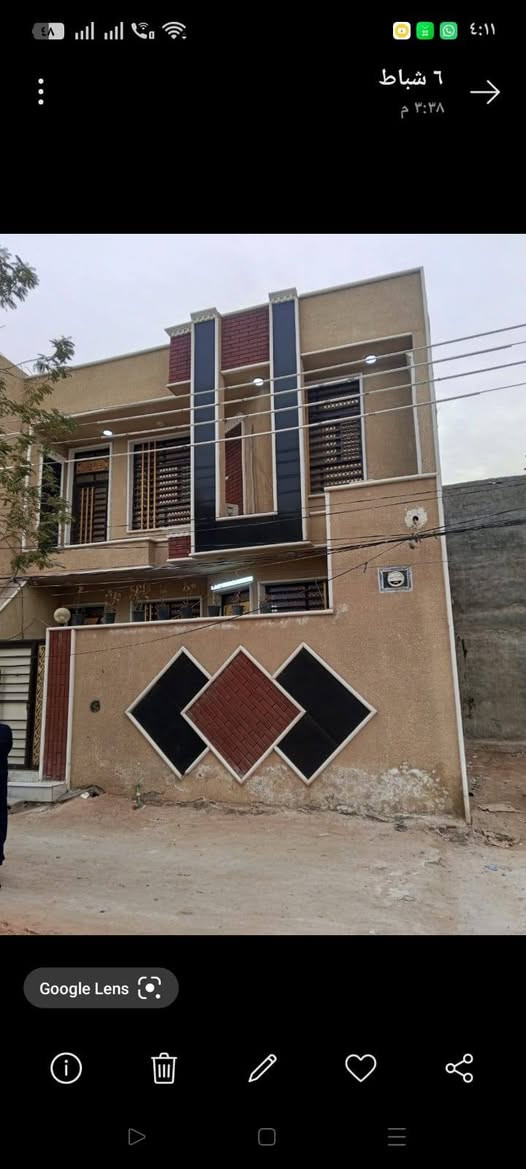السلام عليكم بيت بالشبانات بالبدايه عن الشارع 10 امتار بصف المدرسه  بيت كامل ك مجاري  مي كهرباء بسمنه تحويل مباشر سند 25 السعر 125 طابقين البيت كاشي سيراميك كامل مكمل ما نقصه كل شيء فارغ اللي يشتريه سكن  نفس اليوم كان البيت كربلاء شبانات المساحه 100 متر مربع 10 ب 10 الهاتف ***********...***********
