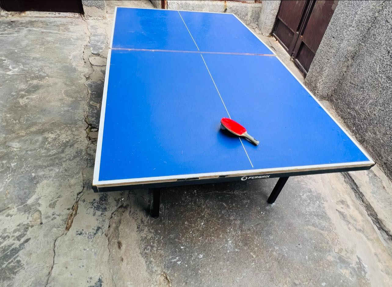 ميز منضده مستعلمه للبيع
السطح مالتها بي ندبات من اللعب بس ينلعب بيها طبيعي 
السعر 150
مكاني بغداد الزعفرانيه
⚠️ملاحظه بالصور ما كاعده عله كاع عدله ف مبين بيها عواج لكن هيه مابيها شي 
***********
