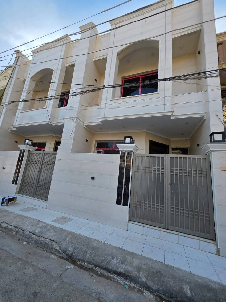 السلام عليكم
يعلن #مكتب_النبأ_العقار 🏤

‏دار #للبيع المساحة ١٠٠م زيرو بناء فول

موقع حي الجهاد المخابرات خلف جامع محمد رسول الله 🕌

محتويات الدار ع ٣ غرف نوم وصحيات ٢

وصالة  مطبخ المشتمل القريب على شارع العام

 للتواصل  ***********  ☎️ اتصال & واتساب
