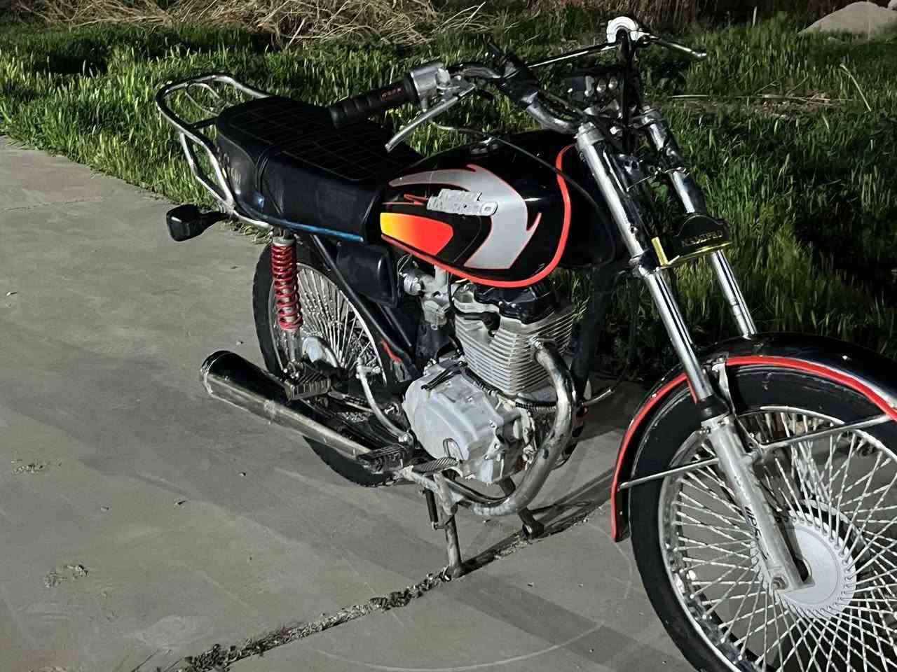 سلام عليكم رمضان كريم عليكم🌛
دراجه نامي برو محسن لبيع موديل 2017
دراجة كلش نضيف بدون اوراق بس شرط تاخذها 
سعر 350الف وبي مجال


**إذا كنت صاحب هذا الإعلان وتريد حذفه لأي سبب، رجاءا أرسل رسالة إلى الدعم الفني**