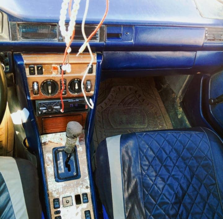 سلام عليكم مارسيدس دب موديل 89سياره جاهزه حداديه تخم تاير مكينه جديده 2500 سنويه جديده تحويل وكاله  سعر 30وبيه مجال الشراي مكلف بل نشر خابر صابه وتدلل ***********
