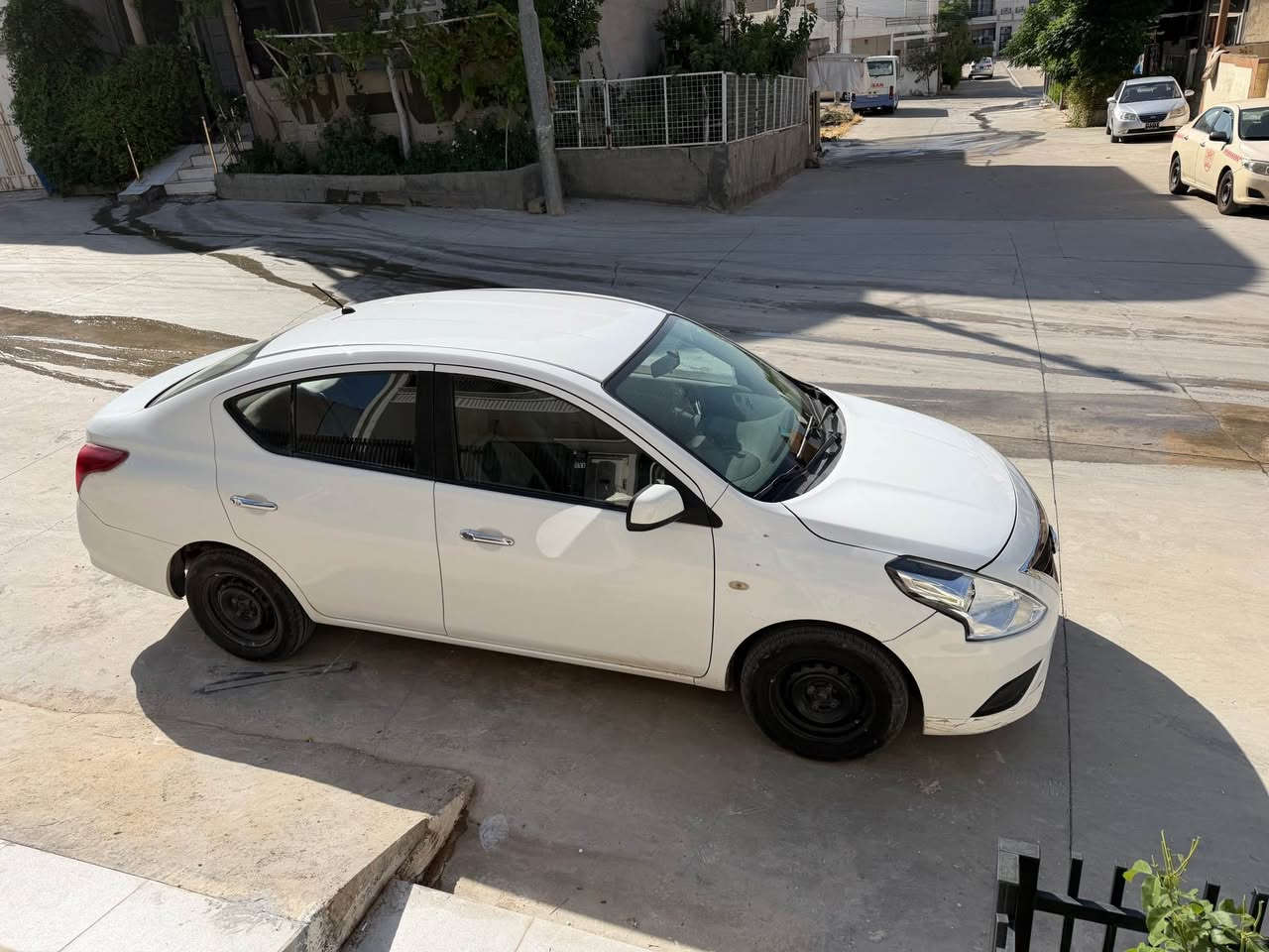 نیسان سەنی ٢٠١٦ خەلیجی مەکینە گچکە 
پارچەو نیوێکی پێوەیە زۆر خاوێن ماوەتەوە 
ناونیشان: کۆیە
*********** كويسينجاك, أربيل
