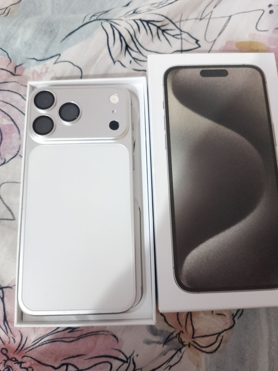 ايفون 15 برو ماكس بطاريه 85 ذاكرة 256 ويا شاحنه وسماعات فقط فيس ايدي توقف بل تحديث السعر 850 وبي مجال او مراوس ب s24 الترا


**إذا كنت صاحب هذا الإعلان وتريد حذفه لأي سبب، رجاءا أرسل رسالة إلى الدعم الفني**