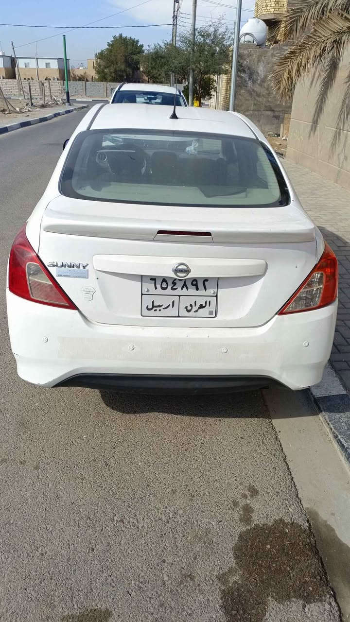 نيسان سني هندي موديل ٢١ ضربته صندوق وجاملغ الخلفي سوى راجع بارد والباقي شوف العين ماشيه ١١٥ مال بيت مكينه ناعمه تبريد شغال سياره نظيفه وكلشي مابيه ماتصرف عليه السعر ١٠٨ وبيه مجال 
اتصال فقط *********** البصرة, العراق
