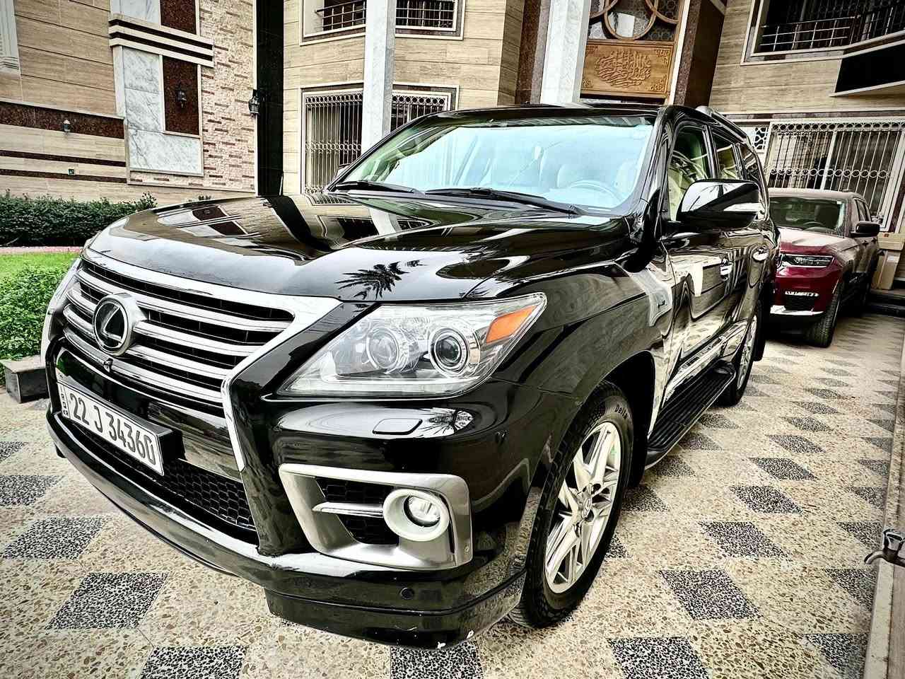 لكزس LX 570  سبورت مۆدیل 2014 خليجي
فول مواصفات  حيل جديدة مكفوله عدى بارد بسيط
مواصفات السيارة 
محرك 8 سلندر
المسافة ١٦١ الف كيلو.
سقف سلايد ، كشن جلد  داخل بيجي شاشات ديفيدي 3 ، 
كشنات تدفئه وتبريد  حتى كشنات خلفي كهربائي .
خمس كامرات ، رادار  مسار شارع  ، دبل جوب كهربائي  . 
دبل اكسل ، مانع تزحلق ، حساسات امامي والخلفي  . 
مرايات كهربائي  ، كشنات خزن وميموري ، لايتات زينون بلاد ، 
مع كثير من مواصفات اخری 
باسمي تحويل مباشر
السيارة من الدعاميه للدعاميه مابيها دينار مصرف 
كلها باقية على وضع الشركة 

السعر 375$

العنوان : بغداد السيدية

للاستفسار ***********
