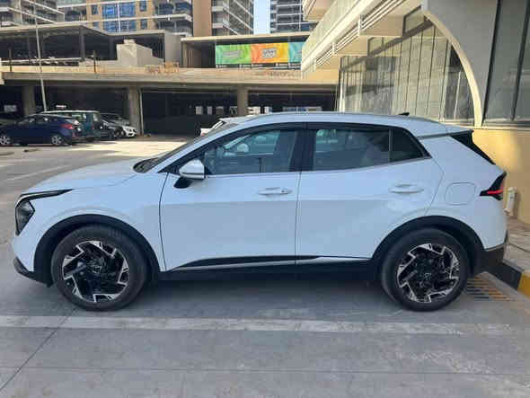 كيا سبوتاج : 2025 . (خليجي) . 
المحرك : 4  سلندر DOHC 2.0
العـــداد : 22 آلاف  
الضمان : 5 سنوات 

المواصفات : 
* مقاعد تدفئة .
* صندوق كهربائي .
* مقاعد مخمل.
* المقاعد الأمامية كهربائية .
* حساسات خلفية وامامية 
* اطار قياس 235/50R19 انج .
* دخول وتشغيل بصمة.
* أنظمة قيادة متعددة.
* لوحة عدادات المركبة LCD.
* حساس مطر.
* هاند بريك بصمة.
* تحذير النقطة عمياء.
* برداية صندوق الامتعة.
* مرايا كهرباء.
* المصابيح الأمامية زنون .
* كشافات الضباب زنون . 
* تشغيل عن بعد .
* نظام APPLE CARPLAY
* مكيف خلفي.

للاستفسار ***********
العنوان بغداد الكاظمية 
ملاحضه : السياره بيها حالوب بلقماره والبنيد
