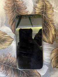 12 برو ماكس للبيع  سعرو 310  ذاكرة 256+ بطارية 100    مبدل شاشة اصلية ...