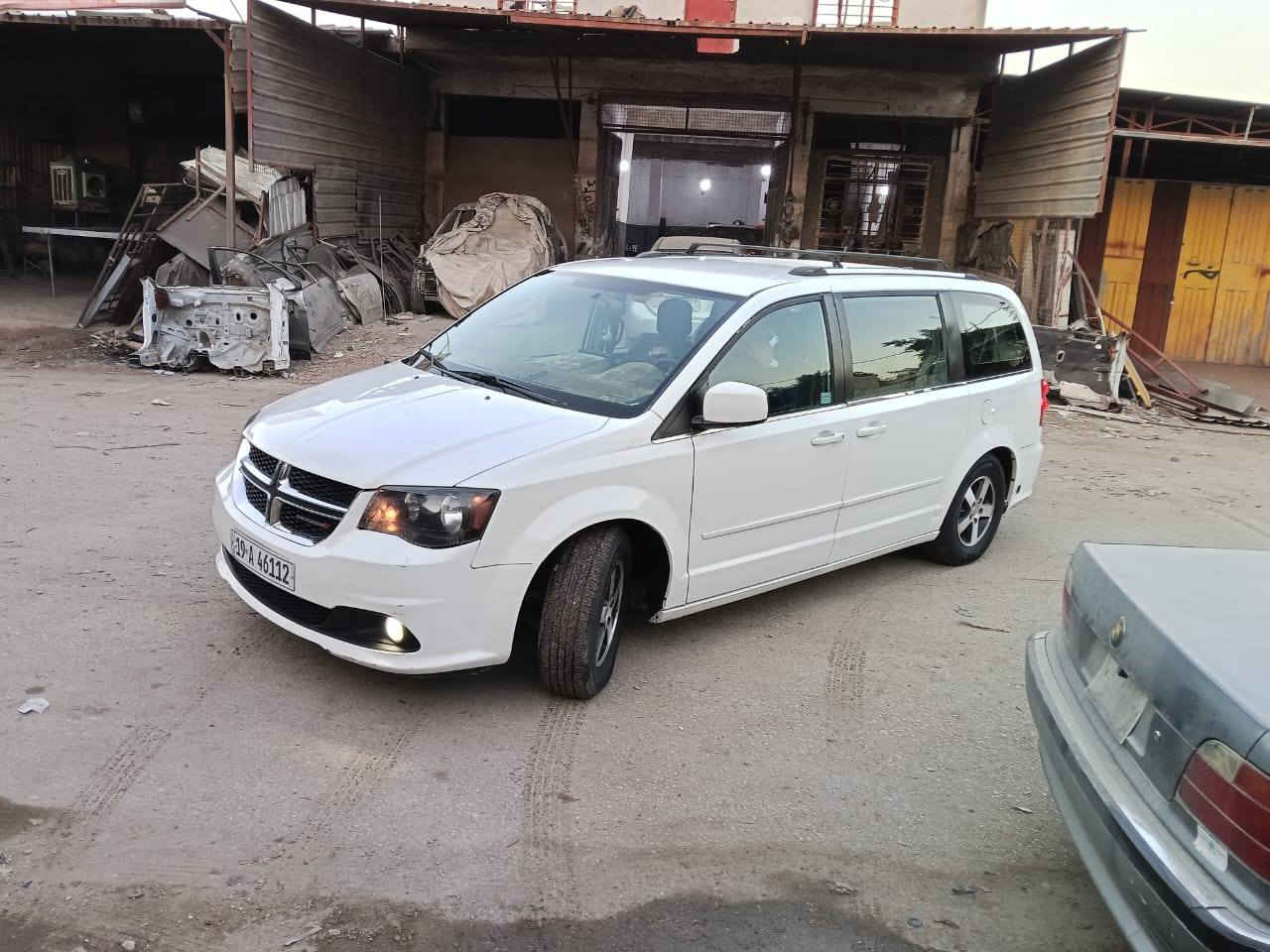 يا الله سلام عليكم دوج كرفان مديل ٢٠١١ سبعه راكب السياره فول مواصفات حادثه جاملق وبند بدون دواخل ولا أرباك مكينه ٣٦٠نفس الجارجر برغي نقص ما بيهه رقم كربلاء إنكليزي تحويل السعر ١٢٥يهه مجال اتصال ***********
