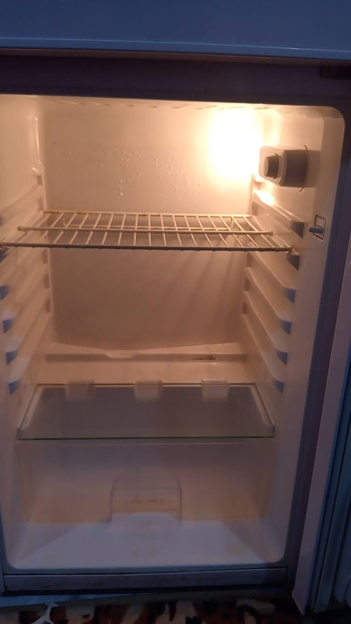 السلام عليكم البيع السعر 130 بيه مجال شي قليل التواصل على الرقم***********
