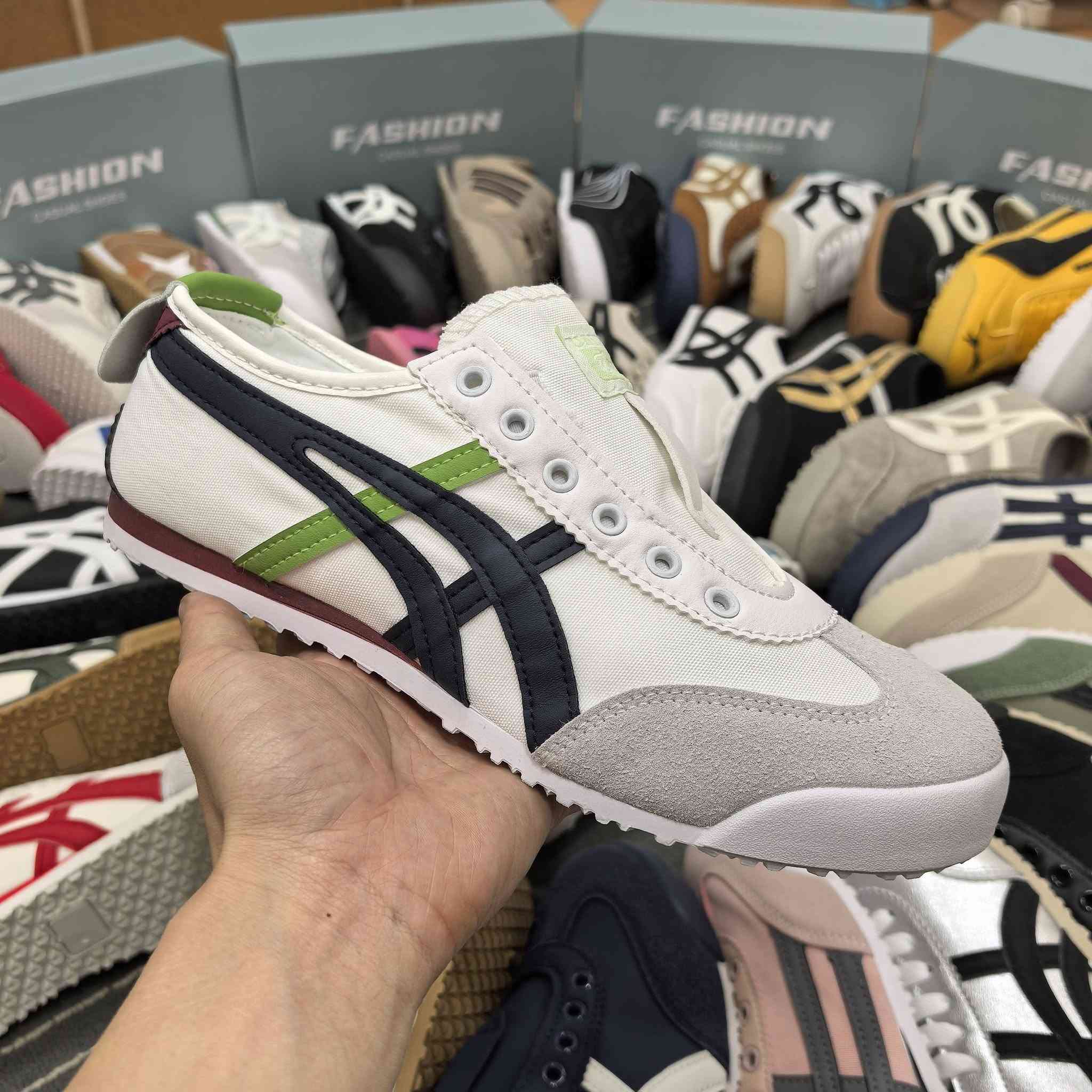 Items No.：M1824
Name：mixed shoes
Size：35-45,30Pairs/ctn
MOQ：150Pairs


**إذا كنت صاحب هذا الإعلان وتريد حذفه لأي سبب، رجاءا أرسل رسالة إلى الدعم الفني**