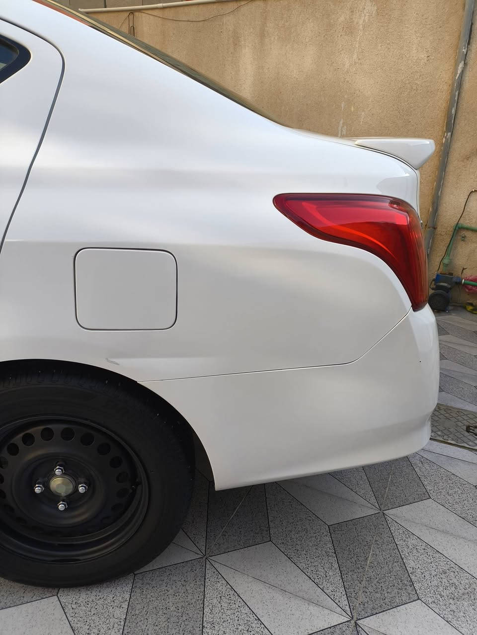 نيسان سني موديل 24 للبيع هندي ام لبليته  فاصيل تصل هاذا رقم ***********شراي يتصل
