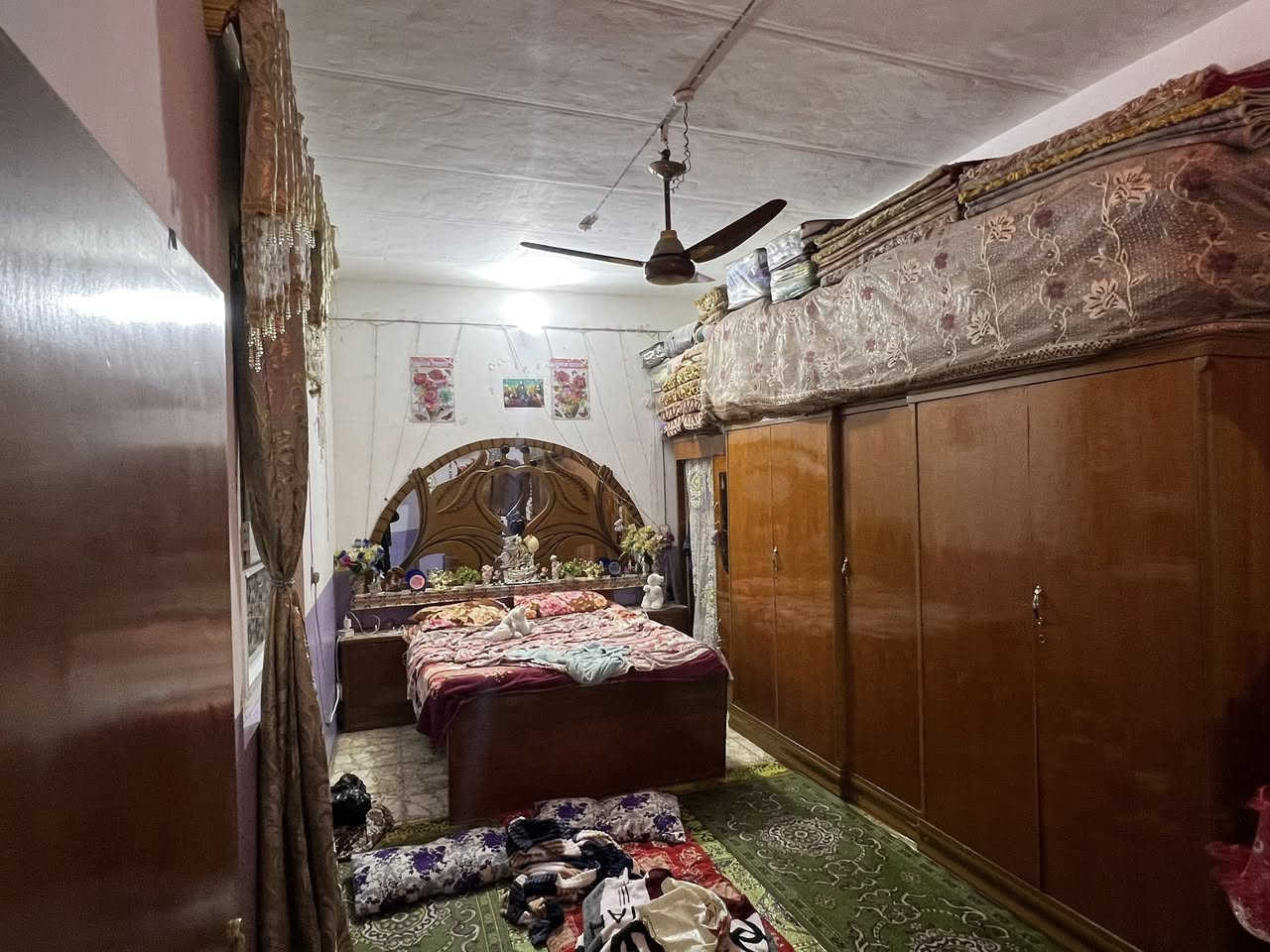 سلام عليكم
للبيع دار مساحه ٢٧٥متر  كوفه شارع المعمل شارع سيد حبيب 
بناء غرفتين +صاله +استقبال + مطبخ +حمامات +كراج +محل من البيت 
الاستفسار الاتصال ***********
