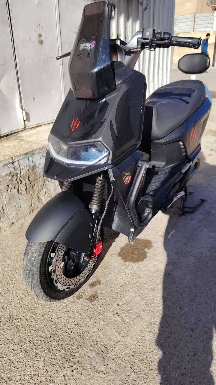 سلام وعليكم دراجه شحن قويه بصمه  اسويج تشغيل عن بعد اسمهة TAILG اقوه واحسن نوعيه بل سوك بس اعتازيت فلوس الدراجه بيهة وصف شراء كله كامل ماخذه 1300 من معرض كلشي وكلاشي بل صدريه السعر البيع مليون الدراجه جديده بعدهة المكان بغداد البياع رقم الهاتف ***********
